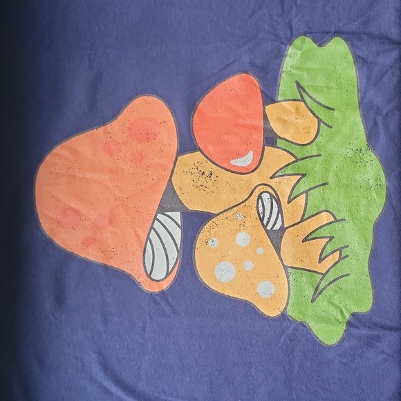🍄 Brand new navy mushroom t-shirt - Picture 3 of 10
